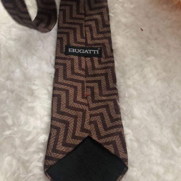 Bugatti Italian silk Brown pattern tie chevron - Picture 4 of 6